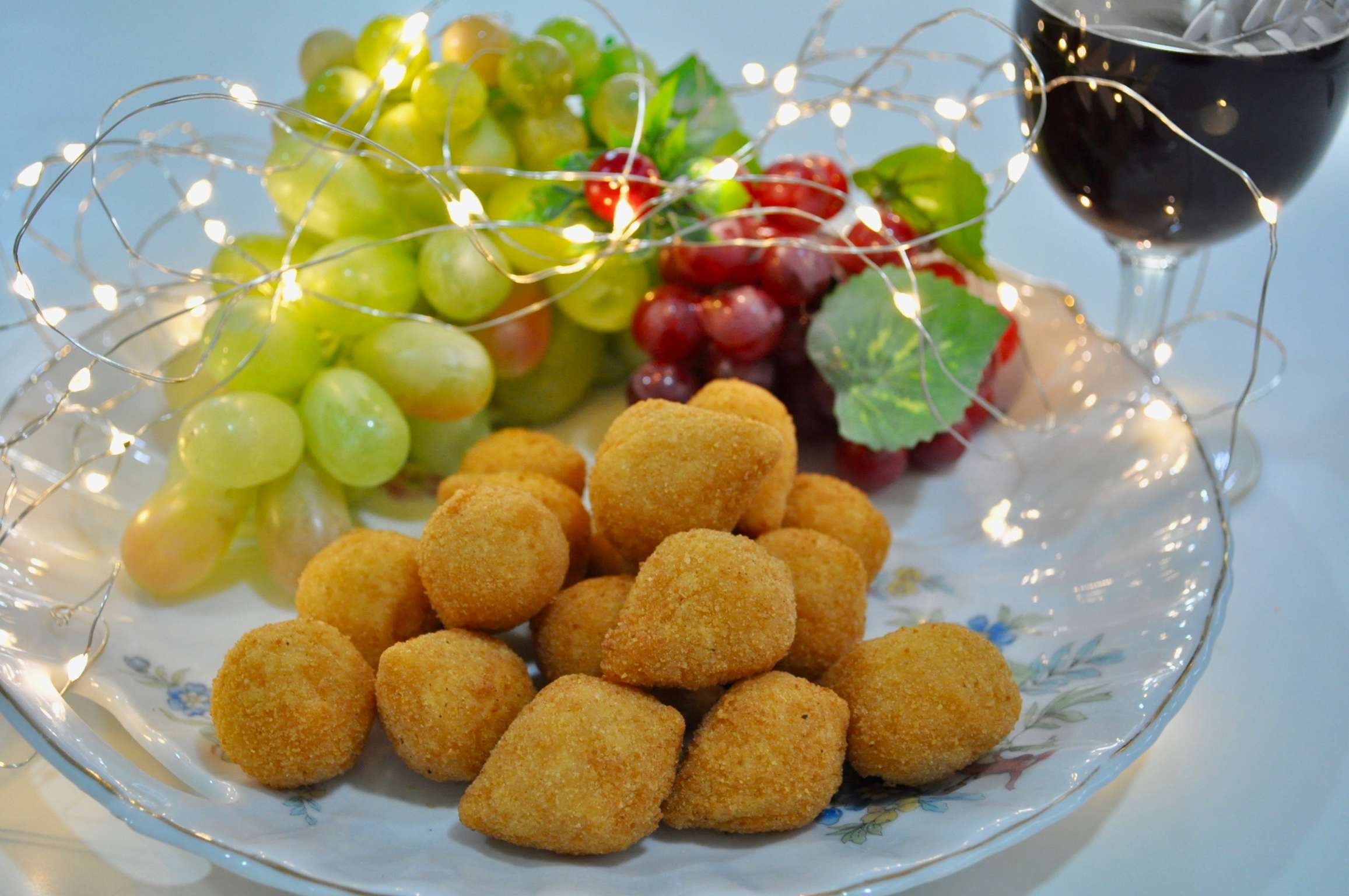 Bolinha de queijo e presunto