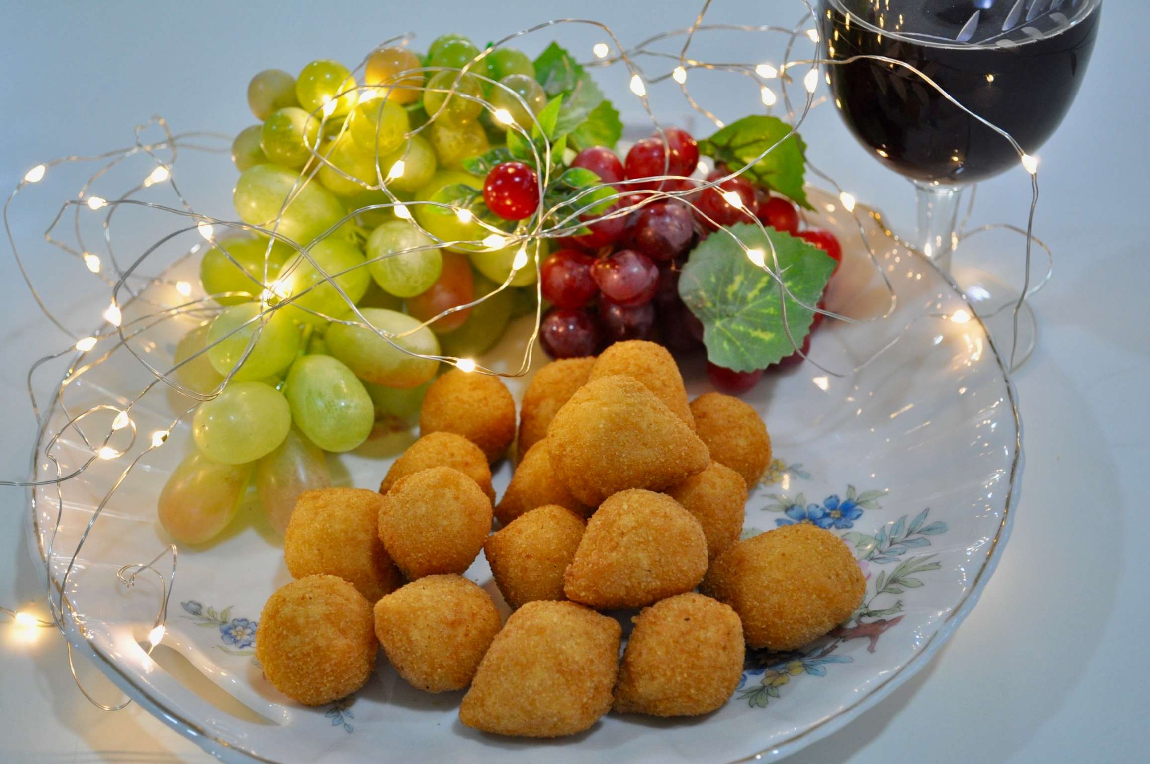 Coxinha de frango com catupiry para festa